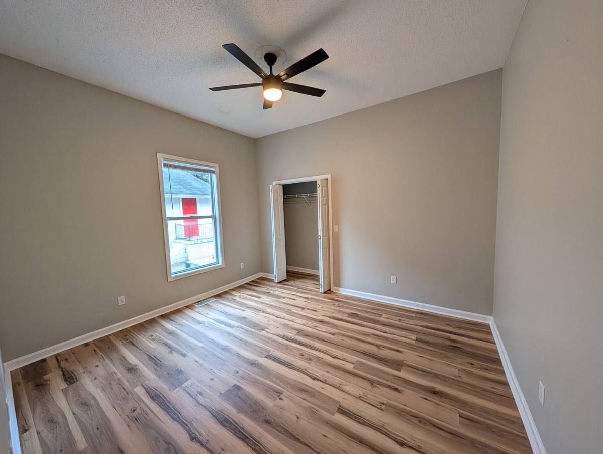 Apartment for rent at 520 E Tuscaloosa St, Florence, AL 35630