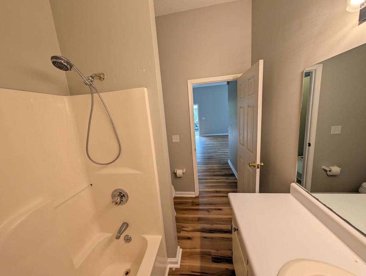 Apartment for rent at 520 E Tuscaloosa St, Florence, AL 35630