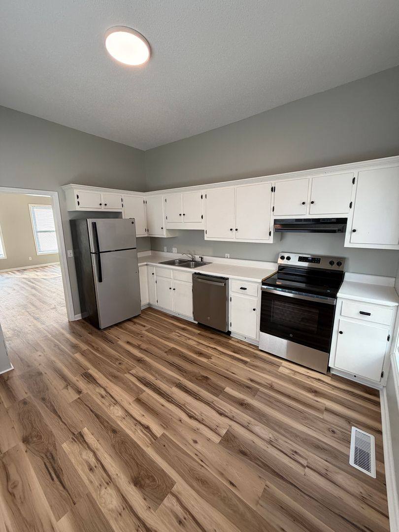 Apartment for rent at 520 E Tuscaloosa St, Florence, AL 35630
