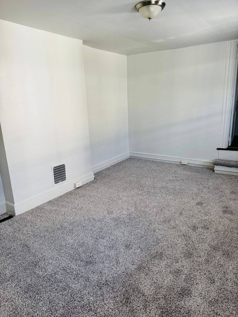 Apartment for rent at 328 W King St, Lancaster, PA 17603
