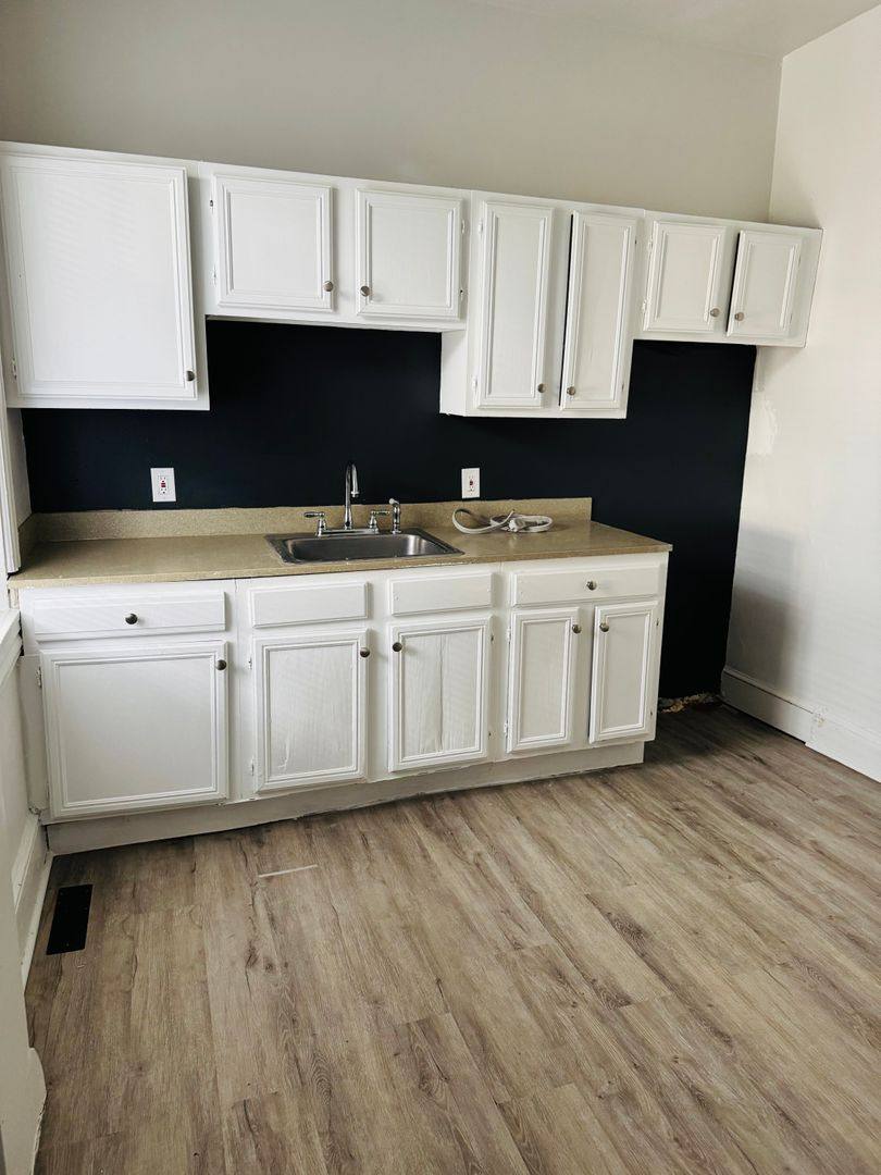 Apartment for rent at 328 W King St, Lancaster, PA 17603