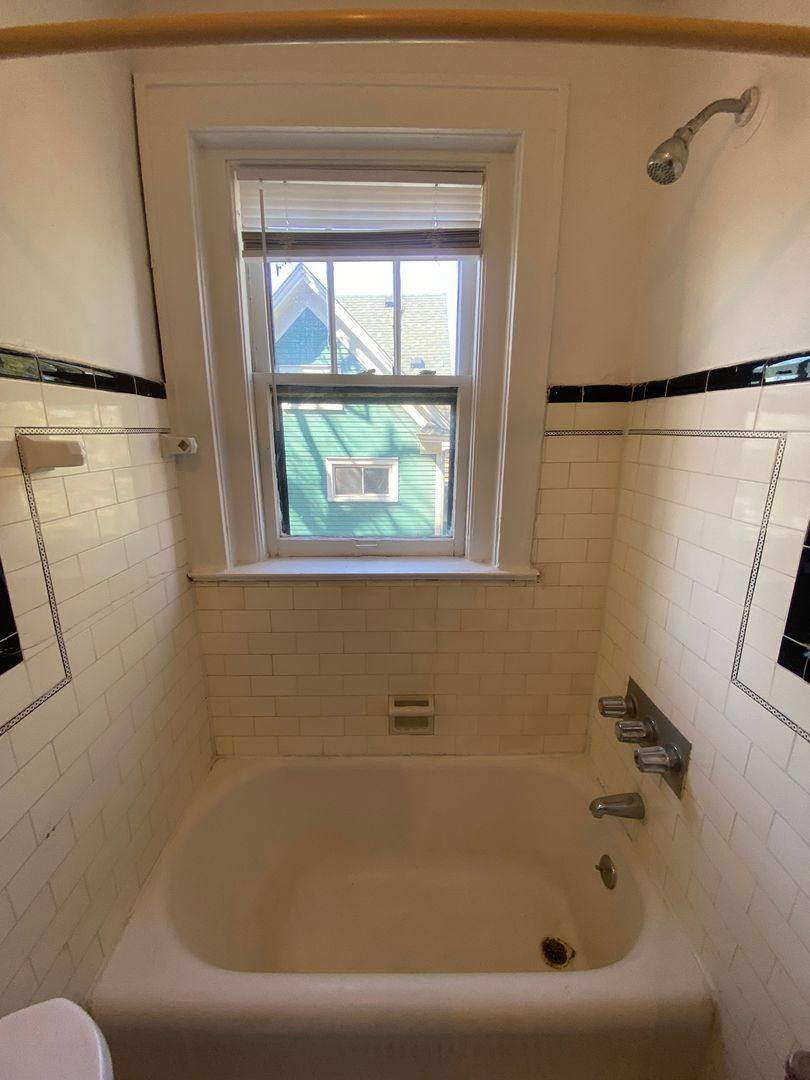 Apartment for rent at 809 E Kingsley St, Ann Arbor, MI 48104