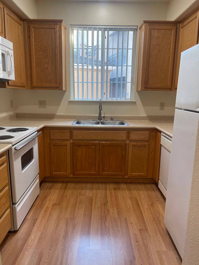 Apartment for rent at 2146 Bedford St, Santa Rosa, CA 95404