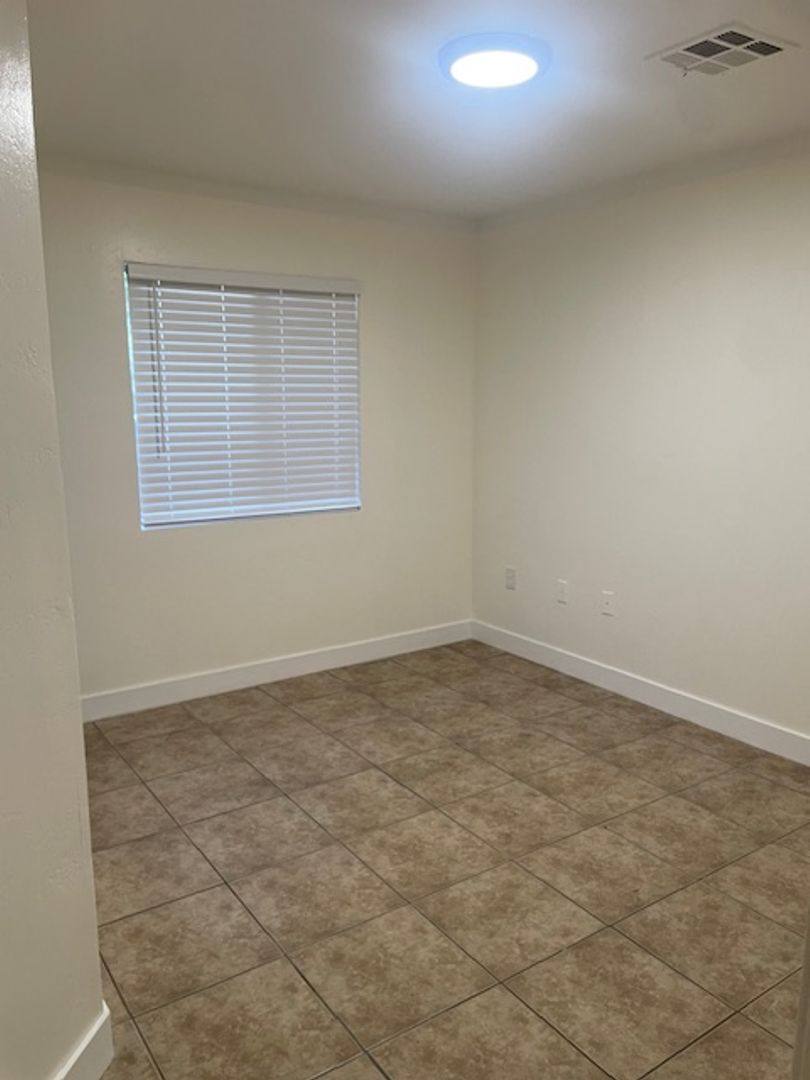 Apartment for rent at 306 Woodrow Ave, Bakersfield, CA 93308