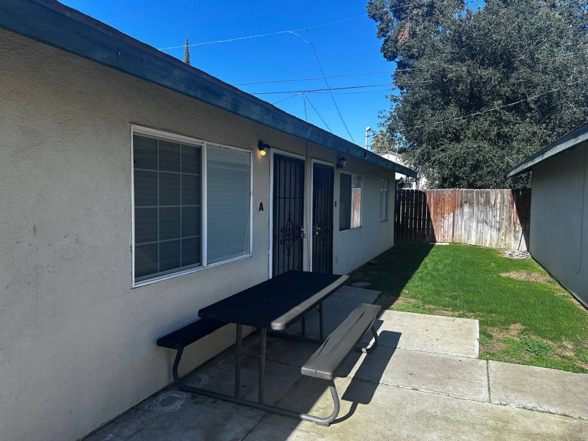 Apartment for rent at 306 Woodrow Ave, Bakersfield, CA 93308