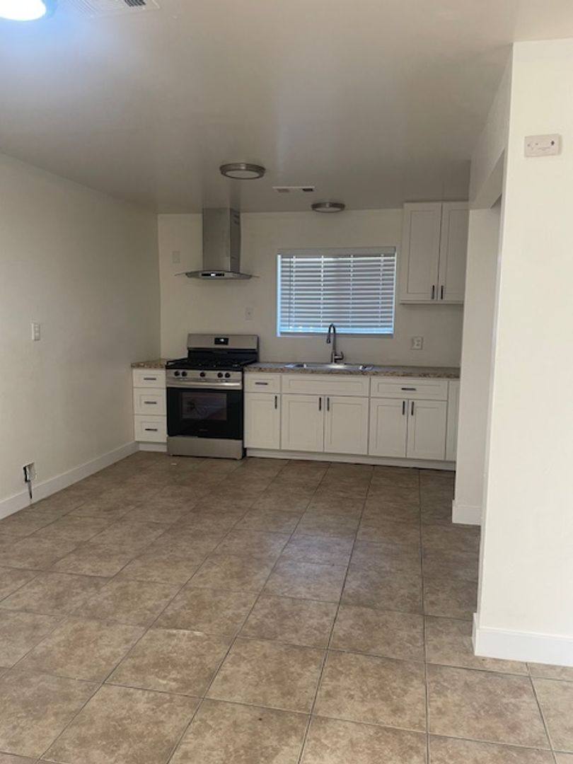 Apartment for rent at 306 Woodrow Ave, Bakersfield, CA 93308