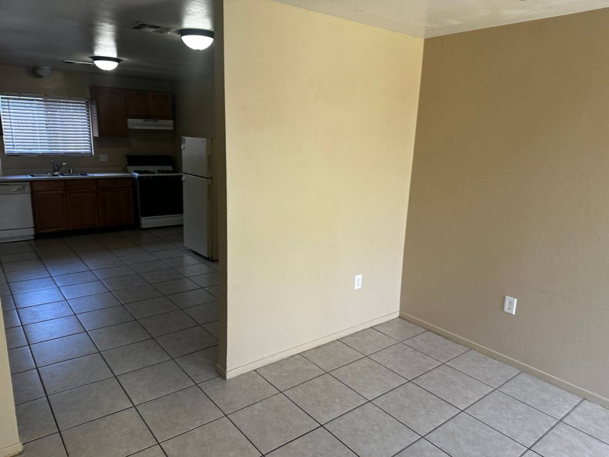Apartment for rent at 306 Woodrow Ave, Bakersfield, CA 93308