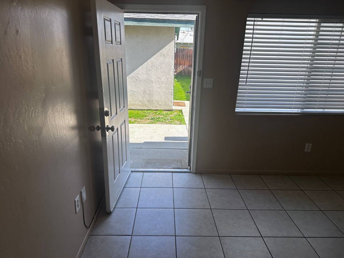 Apartment for rent at 306 Woodrow Ave, Bakersfield, CA 93308