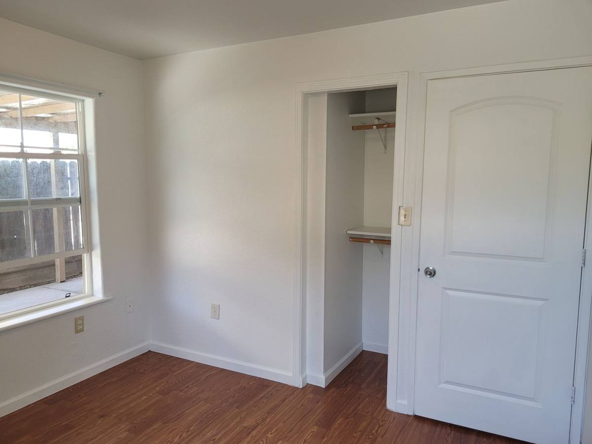 Townhouse for rent at 585 S Ave, Turlock, CA 95380