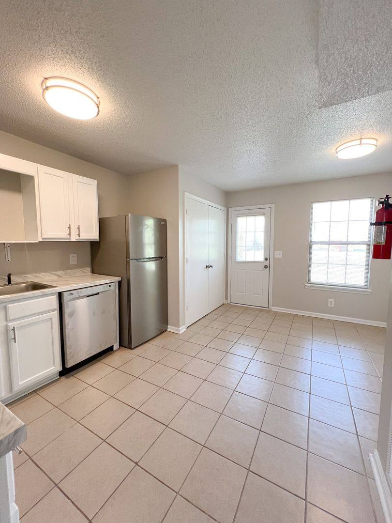 Apartment for rent at 111 Ballygar St, Clarksville, TN 37043