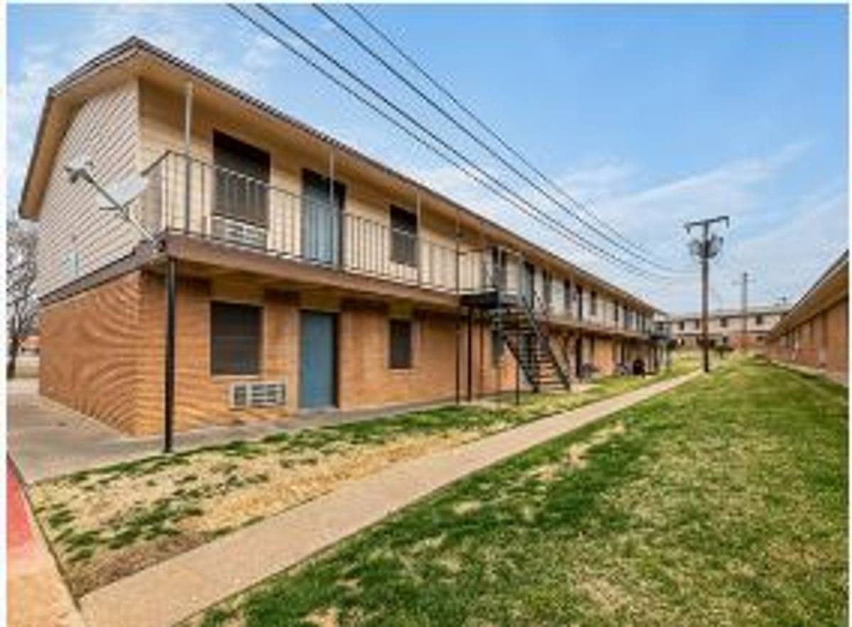 Apartment for rent at 304 Norman Dr, Arlington, TX 76010