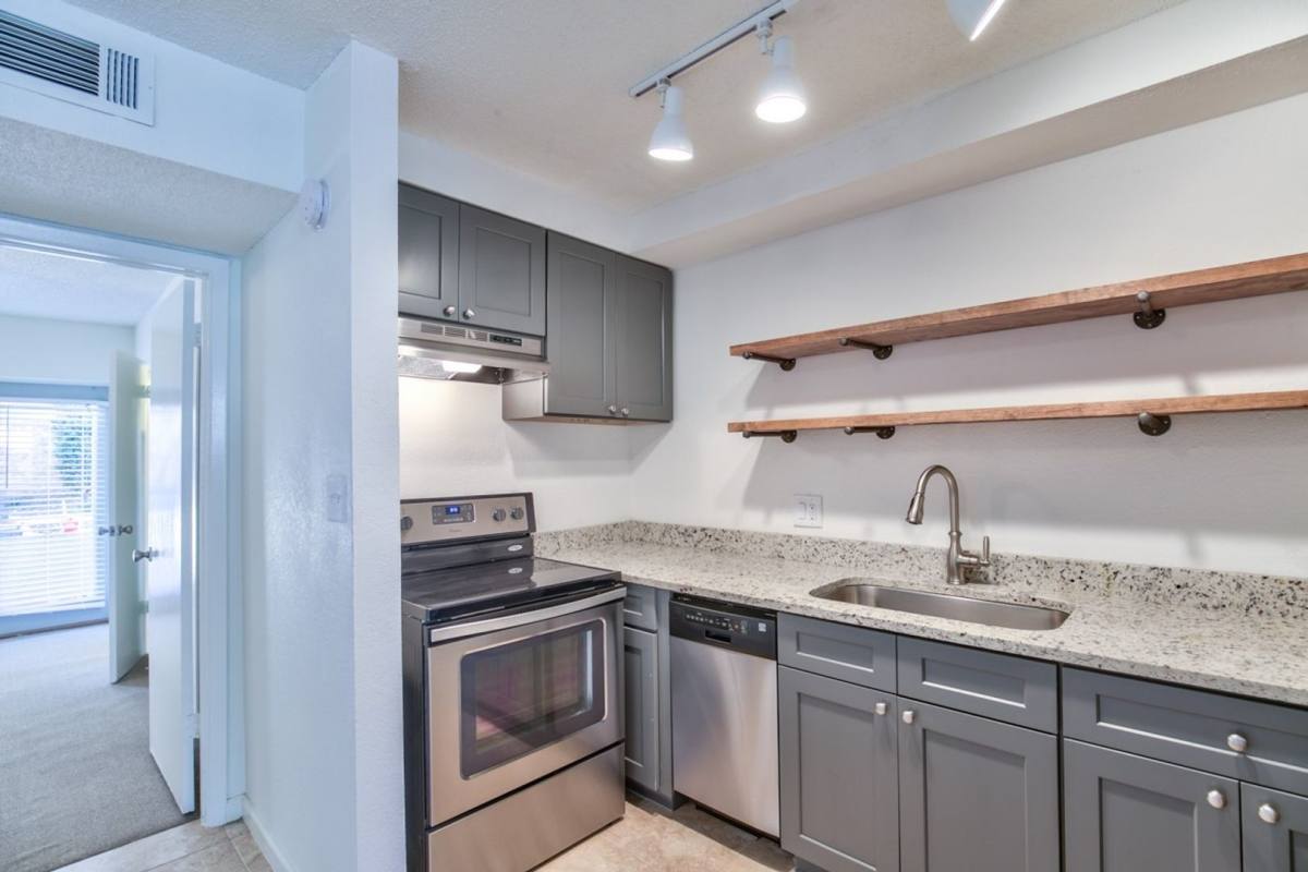 Apartment for rent at 407 E Carolina St, Tallahassee, FL 32301