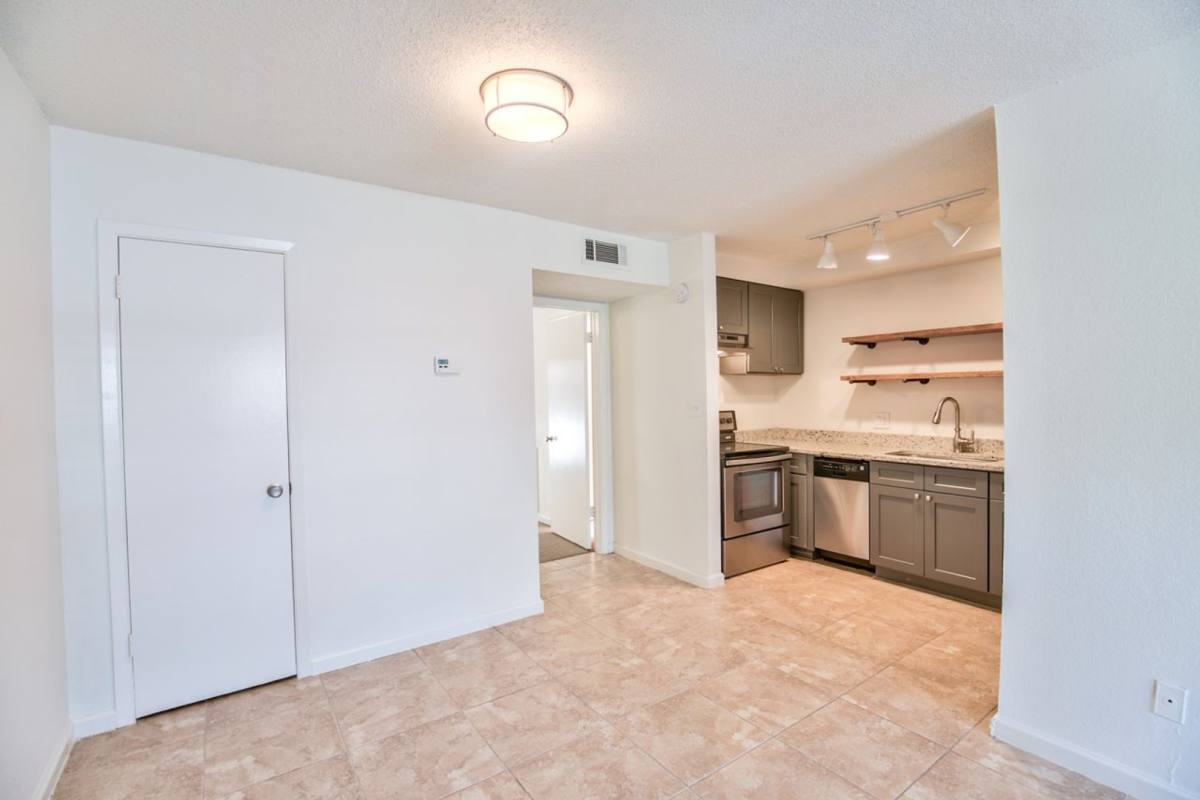 Apartment for rent at 407 E Carolina St, Tallahassee, FL 32301