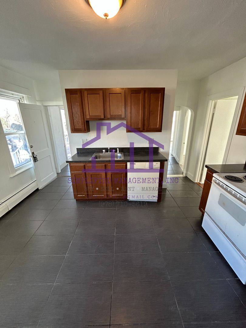 Apartment for rent at 221 Regan St, Gardner, MA 01440