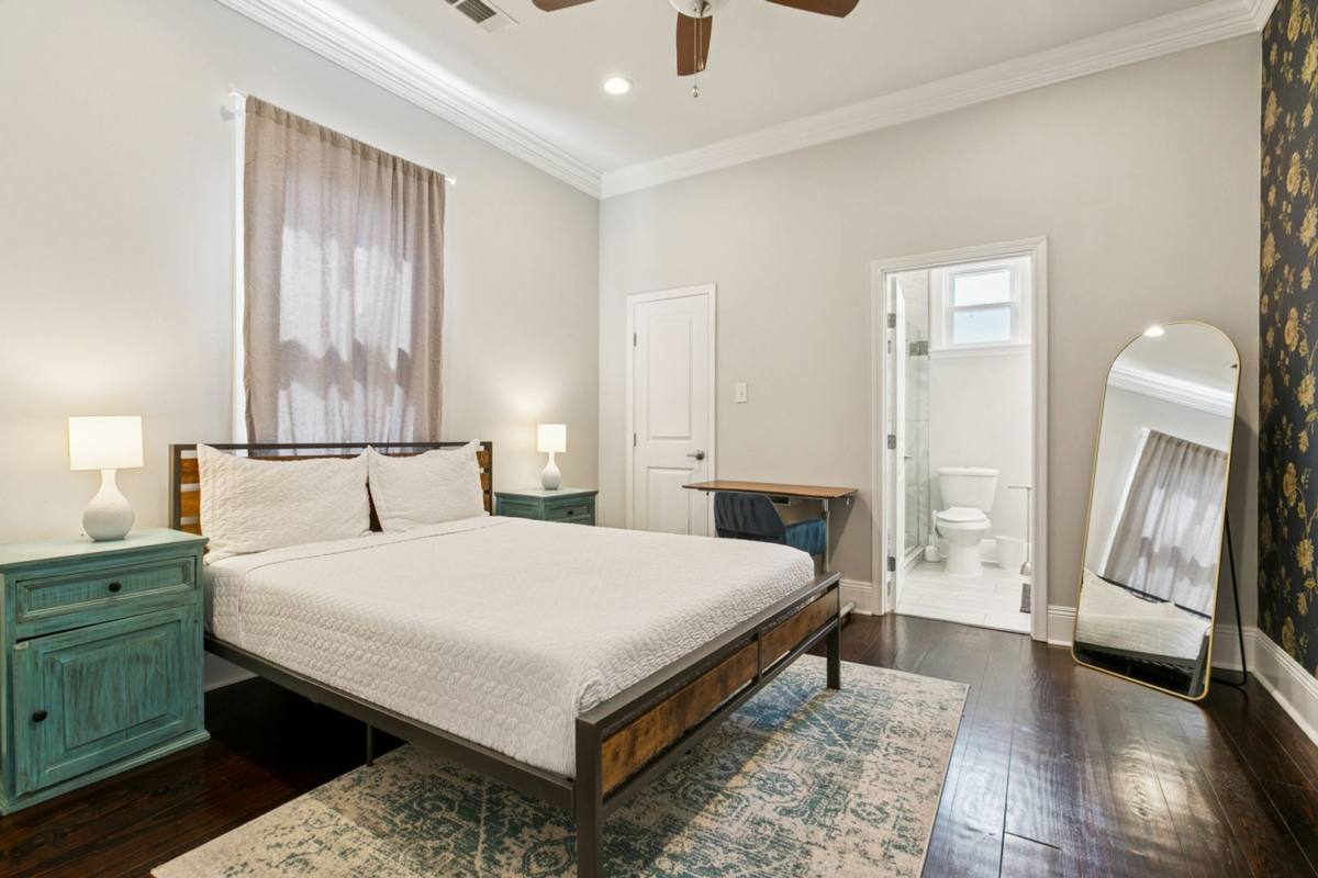 Apartment for rent at 2104-2106 Marais St, New Orleans, LA 70116