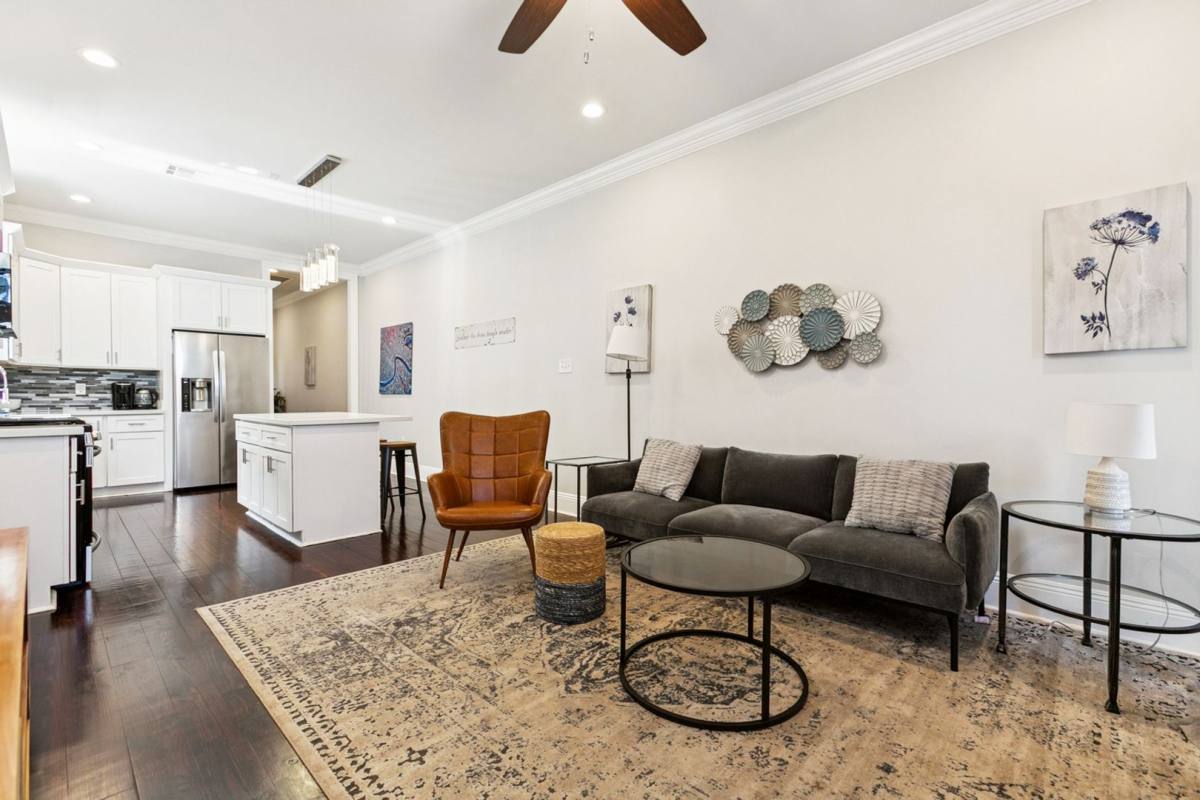 Apartment for rent at 2104-2106 Marais St, New Orleans, LA 70116