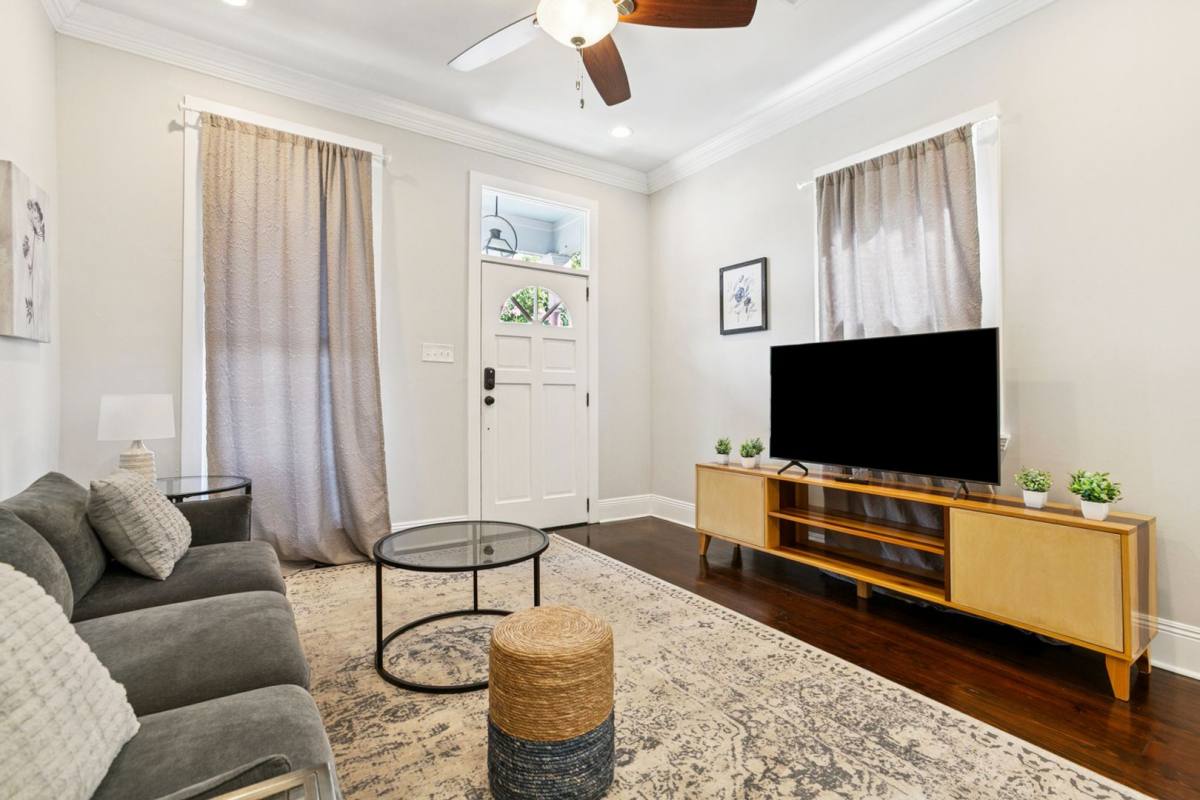 Apartment for rent at 2104-2106 Marais St, New Orleans, LA 70116