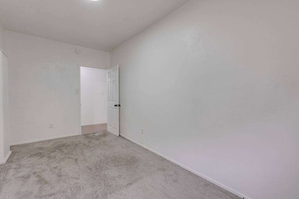 Apartment for rent at 600 E Warrington Ave #2, Pittsburgh, PA 15210