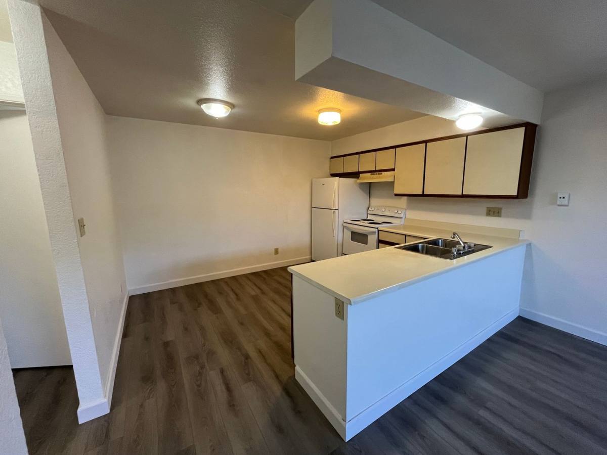 Apartment for rent at 431 Coffee Rd, Modesto, CA 95355