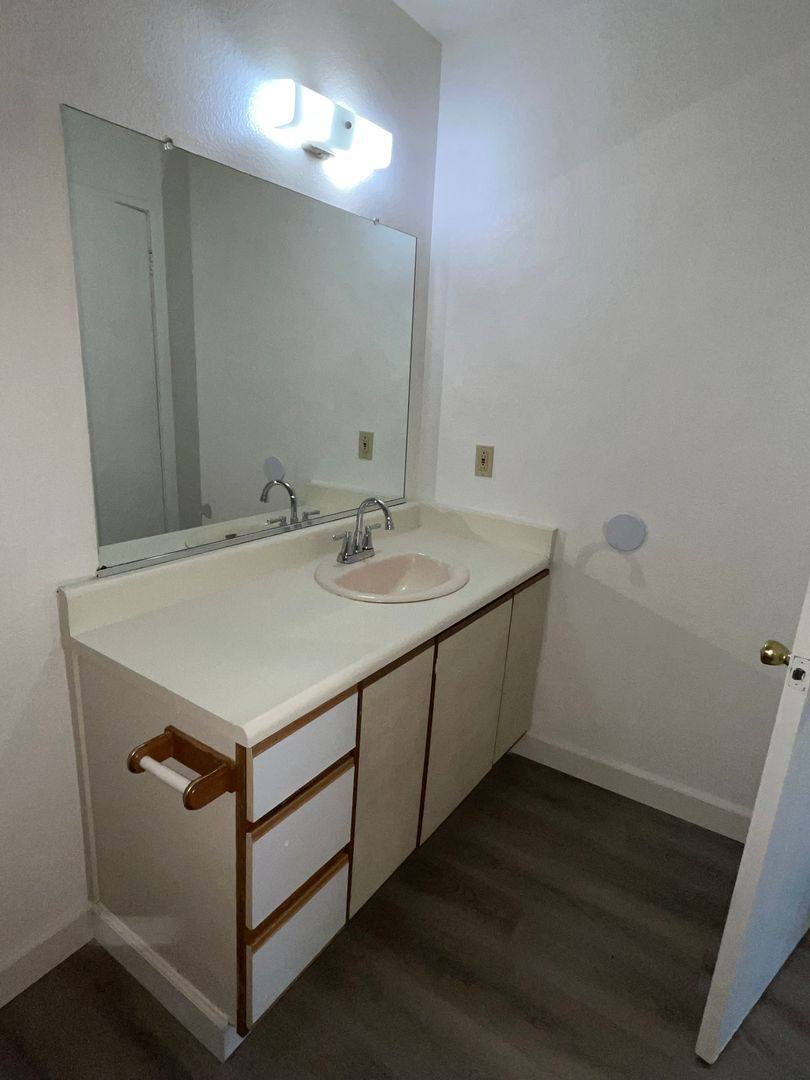 Apartment for rent at 431 Coffee Rd, Modesto, CA 95355