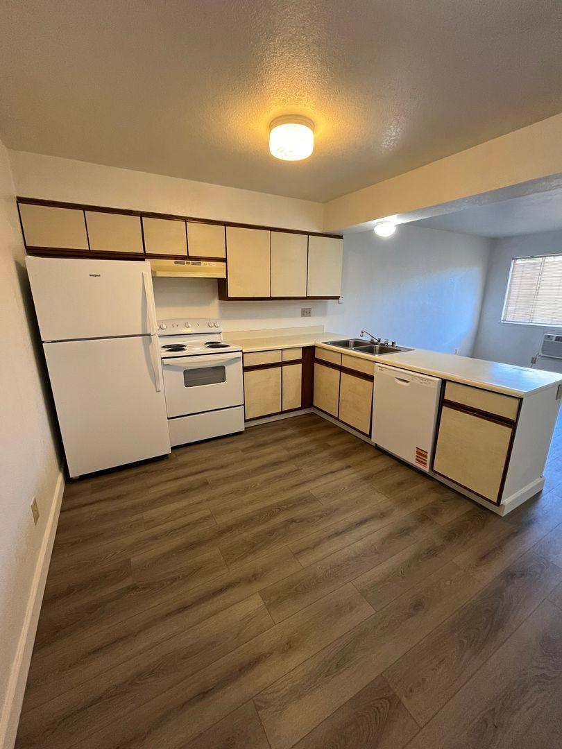 Apartment for rent at 431 Coffee Rd, Modesto, CA 95355