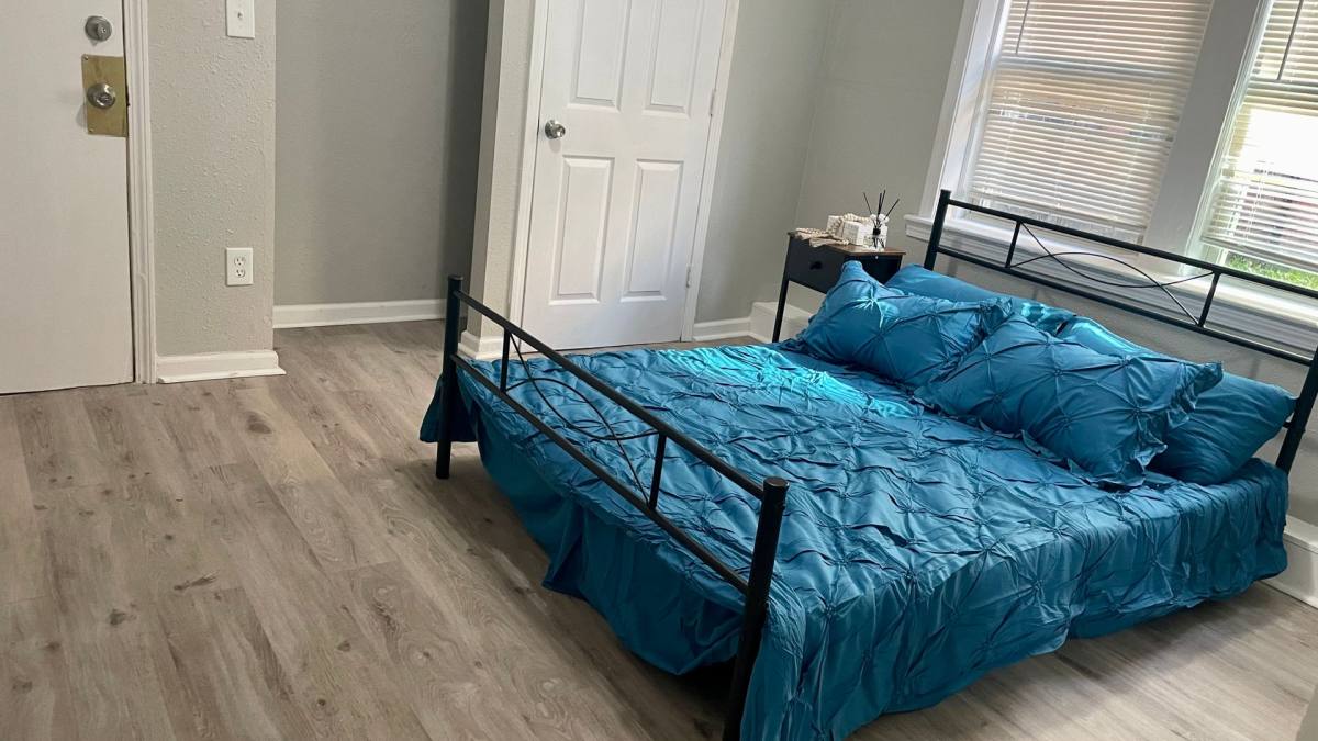 Apartment for rent at 11118 Clifton Blv, Cleveland, OH 44102