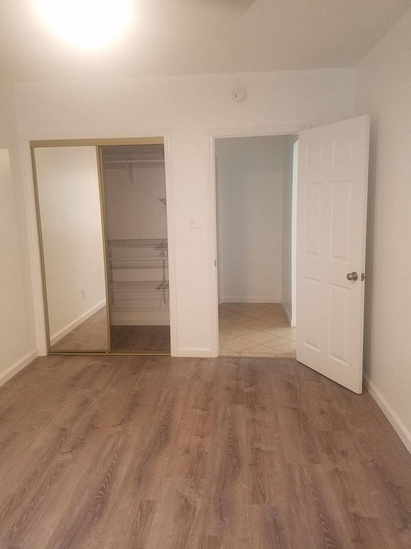 Apartment for rent at 4219 W 28th St, Los Angeles, CA 90018