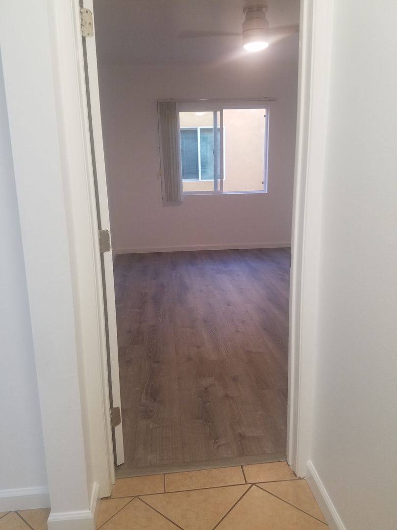 Apartment for rent at 4219 W 28th St, Los Angeles, CA 90018