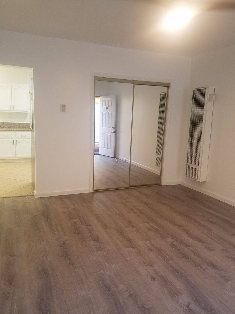 Apartment for rent at 4219 W 28th St, Los Angeles, CA 90018