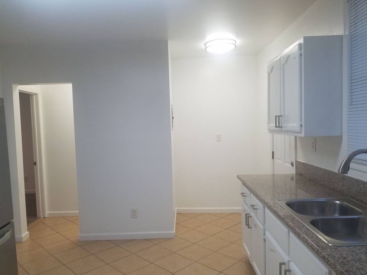 Apartment for rent at 4219 W 28th St, Los Angeles, CA 90018
