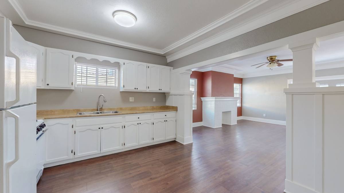 Apartment for rent at 821-831 1 2 S Normandie Ave, Los Angeles, CA 90005