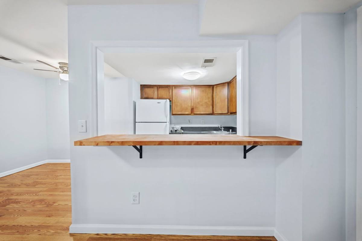 Condo for rent at 429 Kenyon St NW, Washington, DC 20010