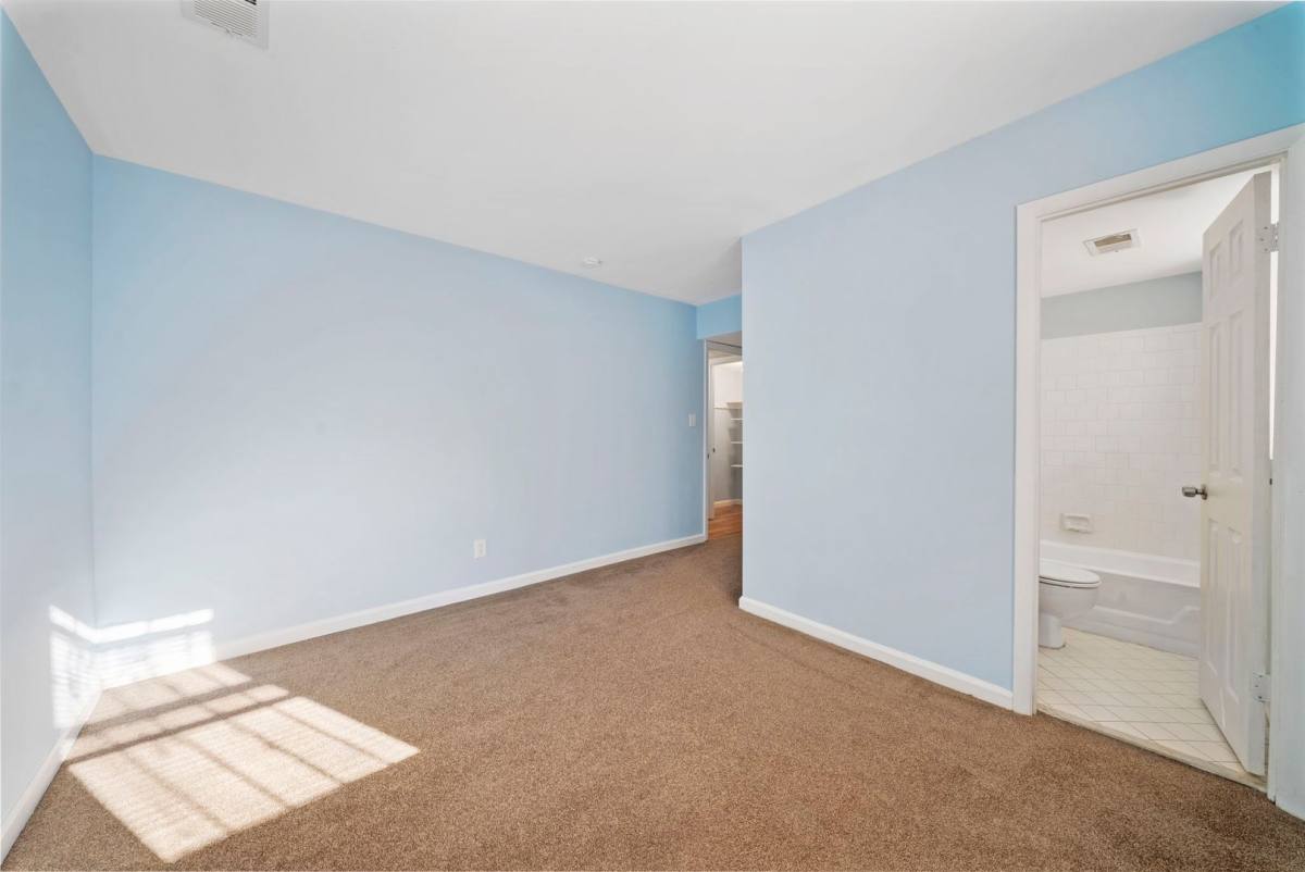 Condo for rent at 429 Kenyon St NW, Washington, DC 20010