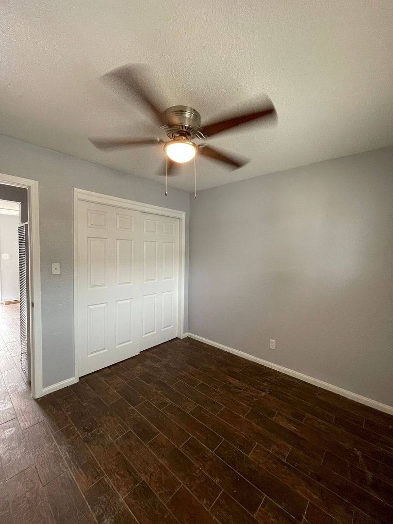 Apartment for rent at 150 N Calaveras St, Fresno, CA 93701