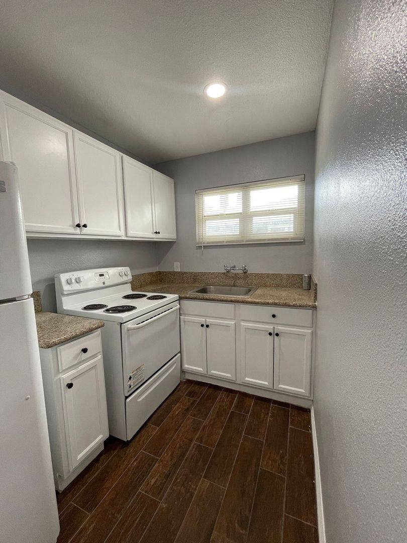 Apartment for rent at 150 N Calaveras St, Fresno, CA 93701