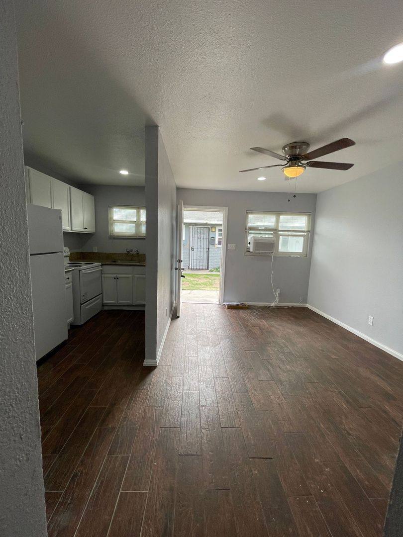 Apartment for rent at 150 N Calaveras St, Fresno, CA 93701