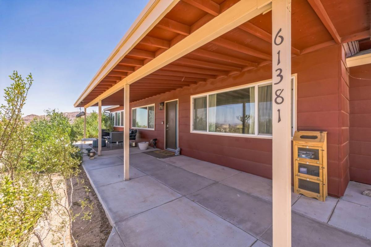 House for rent at 61381 Alta Mura Dr, Twentynine Palms, CA 92277