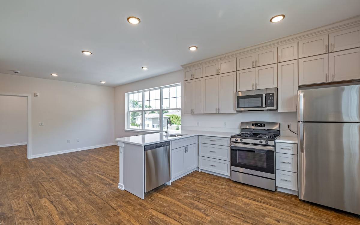 Apartment for rent at 35 Spring St, Wallington, NJ 07057