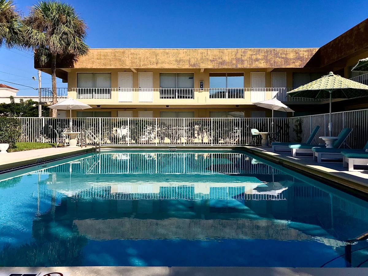 Apartment for rent at 4850 NE 5th Ave, Boca Raton, FL 33431