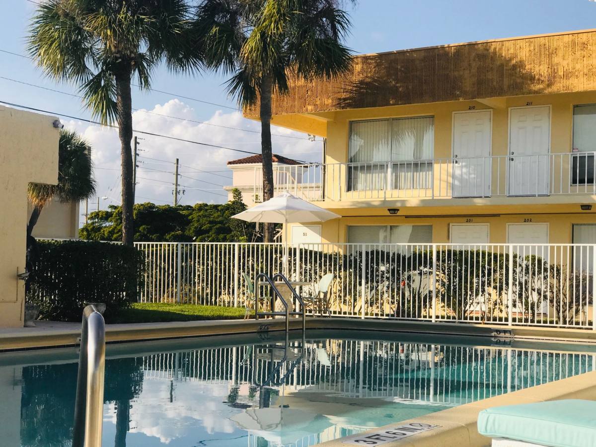 Apartment for rent at 4850 NE 5th Ave, Boca Raton, FL 33431