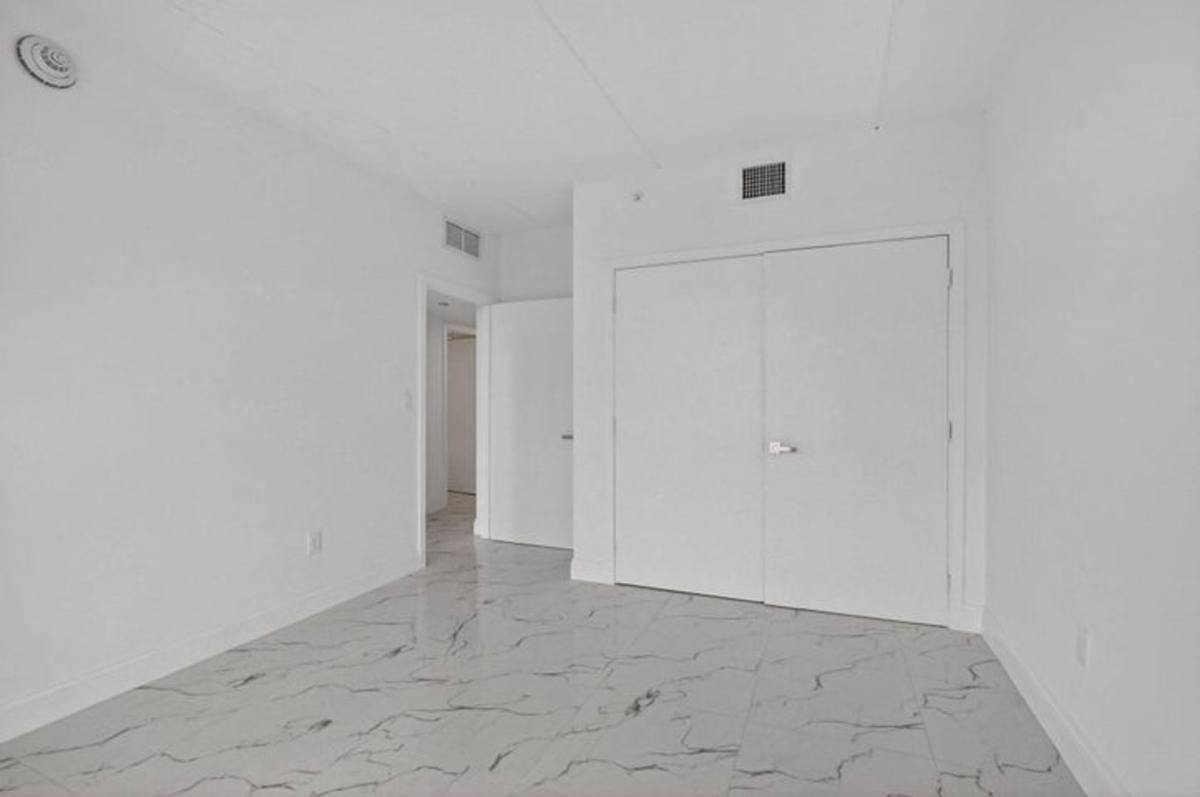 Apartment for rent at 350 W Hidden Valley Blvd, Boca Raton, FL 33487