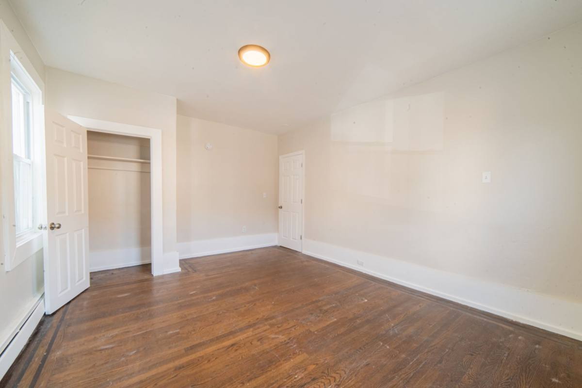 Apartment for rent at 21 N Laclede Ave, Atlantic City, NJ 08401
