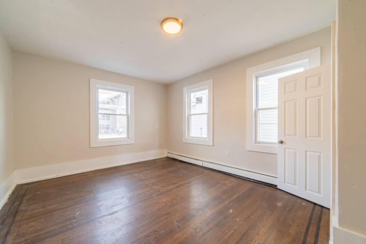 Apartment for rent at 21 N Laclede Ave, Atlantic City, NJ 08401