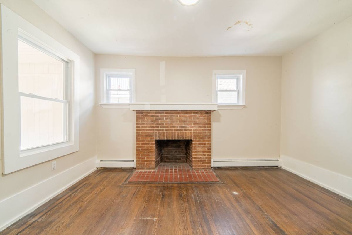 Apartment for rent at 21 N Laclede Ave, Atlantic City, NJ 08401