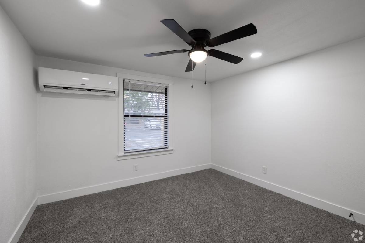 Apartment for rent at 2170 Fort Harrods Rd, Lexington, KY 40513