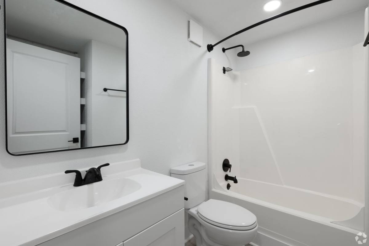 Apartment for rent at 2170 Fort Harrods Rd, Lexington, KY 40513