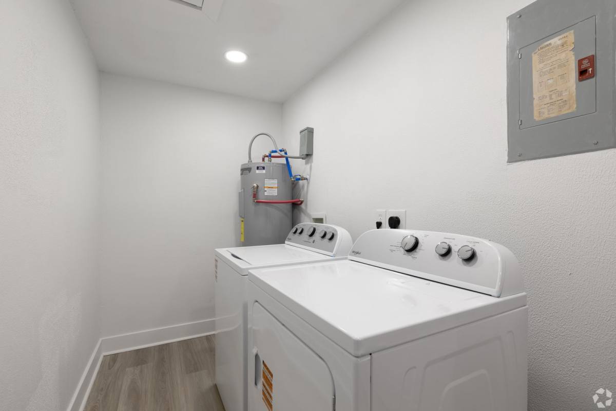 Apartment for rent at 2170 Fort Harrods Rd, Lexington, KY 40513