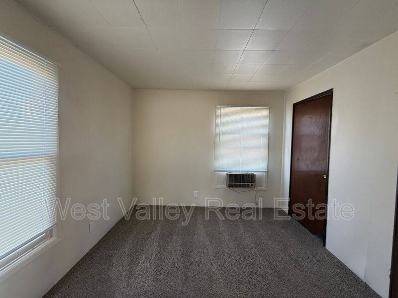 Apartment for rent at 200 1 2 Fillmore, Taft, CA 93268