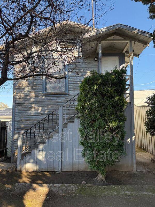 Apartment for rent at 200 1 2 Fillmore, Taft, CA 93268