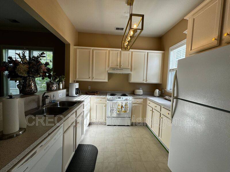 House for rent at 105 Barberry St, Summerville, SC 29483